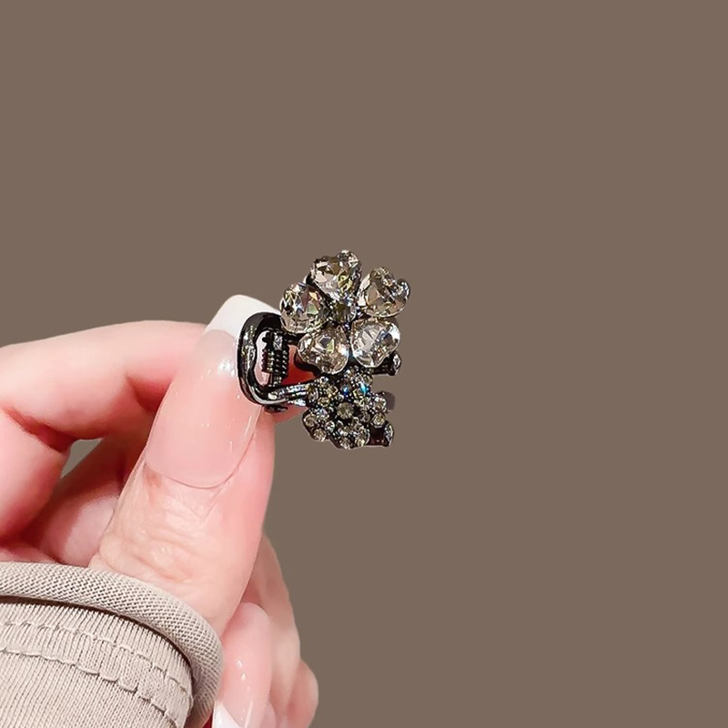 Exquisito flor de diamantes de - Hi Tech Accessories reseña y precio