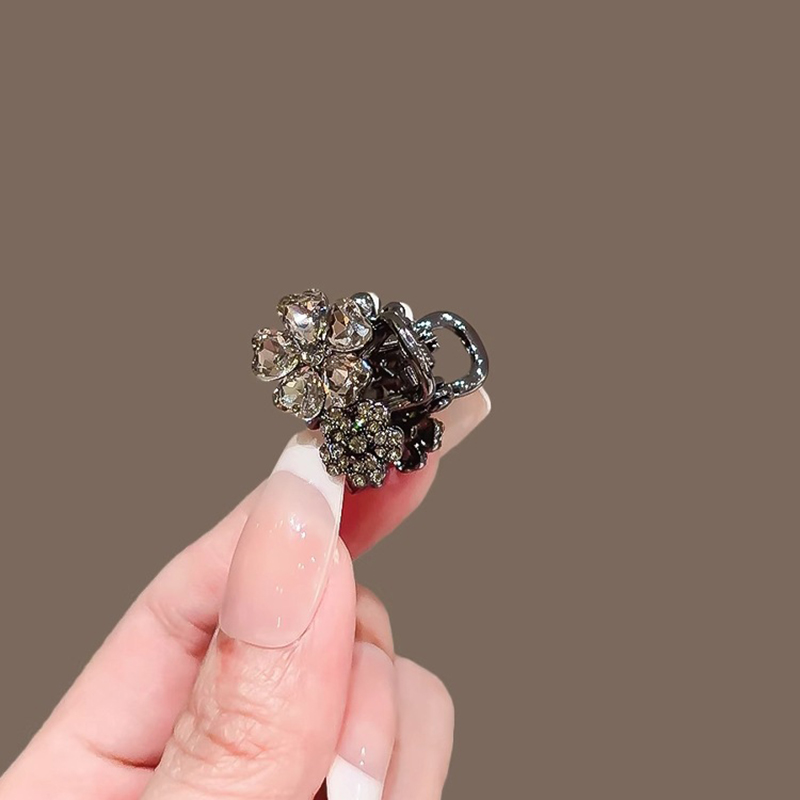 Exquisito flor de diamantes de - Hi Tech Accessories reseña y precio